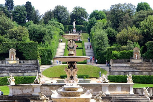 Slow Tour Tuscany - PITTI PALACE AND ITS GARDENS (BOBOLI & BARDINI)